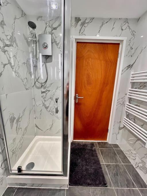 Unique Studio In Central سوثامبتون المظهر الخارجي الصورة
