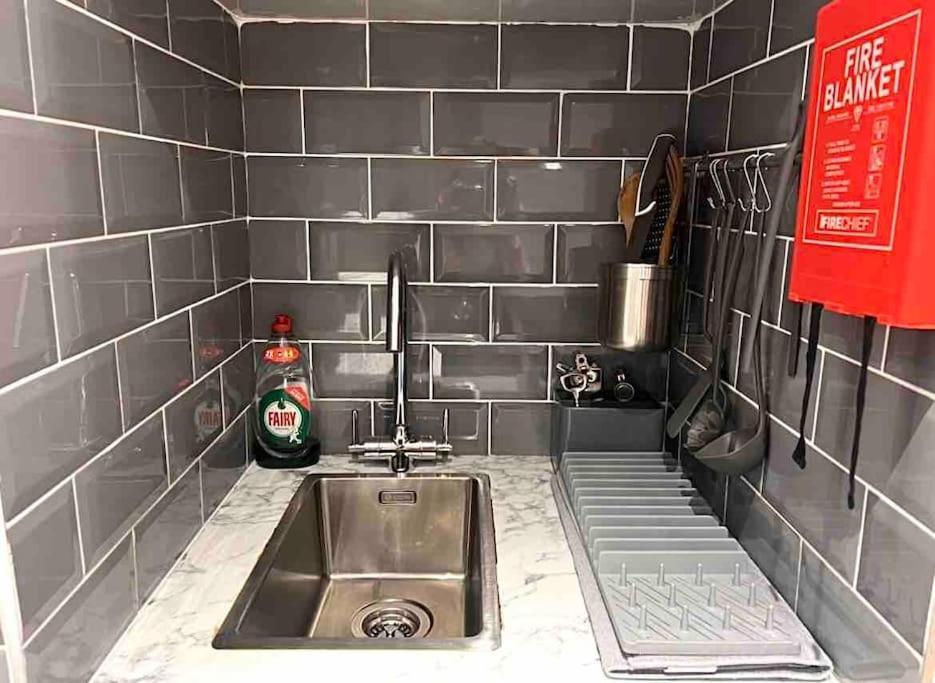 Unique Studio In Central سوثامبتون المظهر الخارجي الصورة